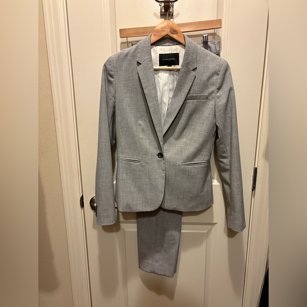 Women’s. Banana Republic Light Gray Suit